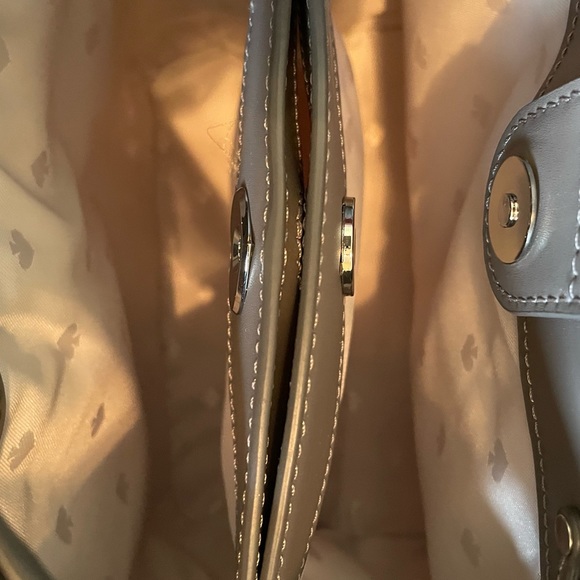 MAKE AN OFFER Kate spade grey cat faux fur marti small bucket bag crossbody - Picture 9 of 14